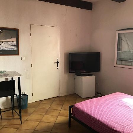 Chambre Climatisee Avec Sdb Privee Dans Une Villa Avec Piscine Ouverte D'Avril A Mi Octobre Μασσαλία Εξωτερικό φωτογραφία