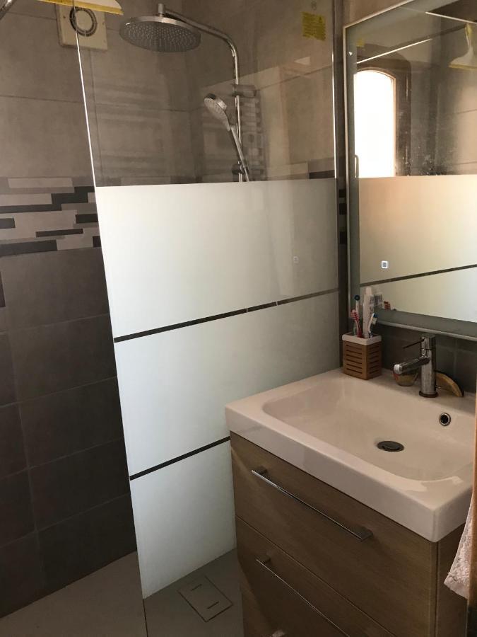 Chambre Climatisee Avec Sdb Privee Dans Une Villa Avec Piscine Ouverte D'Avril A Mi Octobre Μασσαλία Εξωτερικό φωτογραφία